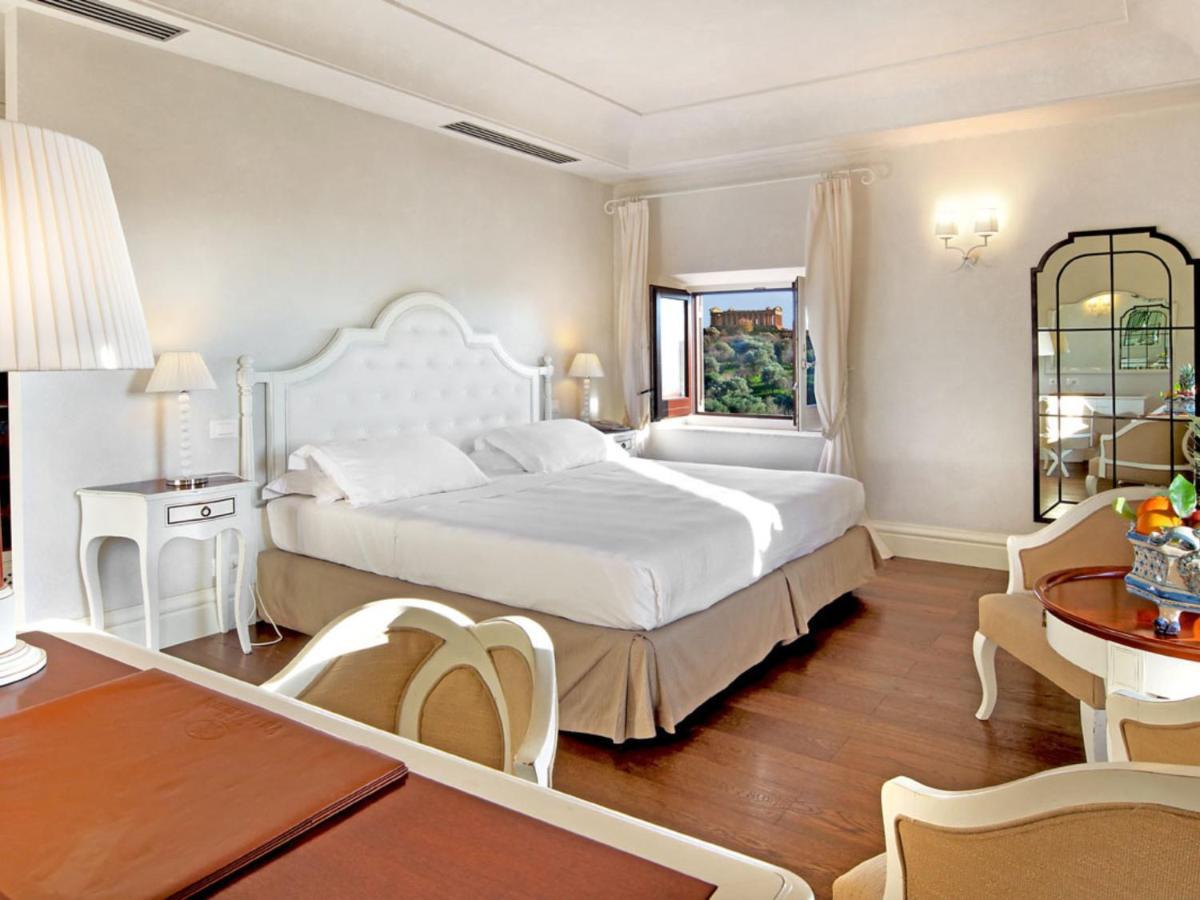 Villa Athena Resort Agrigento Exteriér fotografie A room at the hotel