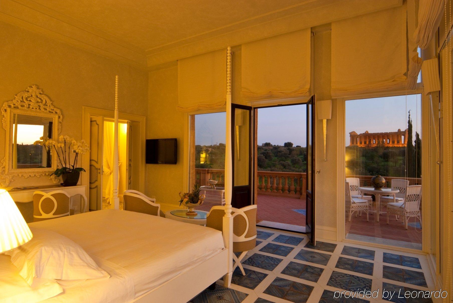 Villa Athena Resort Agrigento Pokoj fotografie A room at the Hotel
