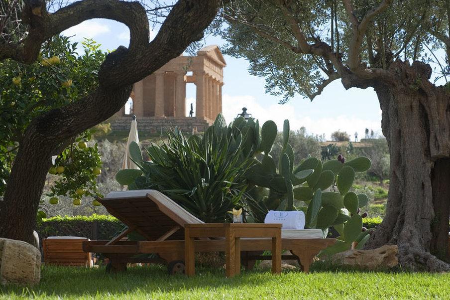 Villa Athena Resort Agrigento Exteriér fotografie The gardens of the Phoenician